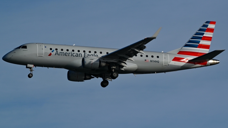 Photo of N114HQ - American Airlines Embraer E175 at DCA on AeroXplorer Aviation Database