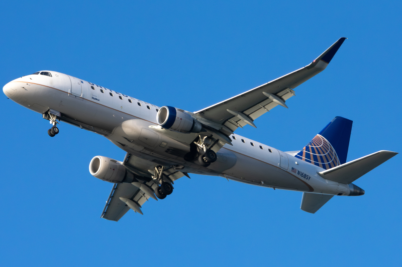 Photo of N168SY - United Airlines Embraer E175 at SFO on AeroXplorer Aviation Database