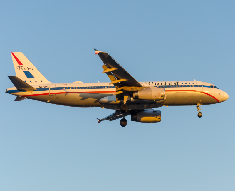 Photo of N475UA - United Airlines Airbus A320 at EWR on AeroXplorer Aviation Database