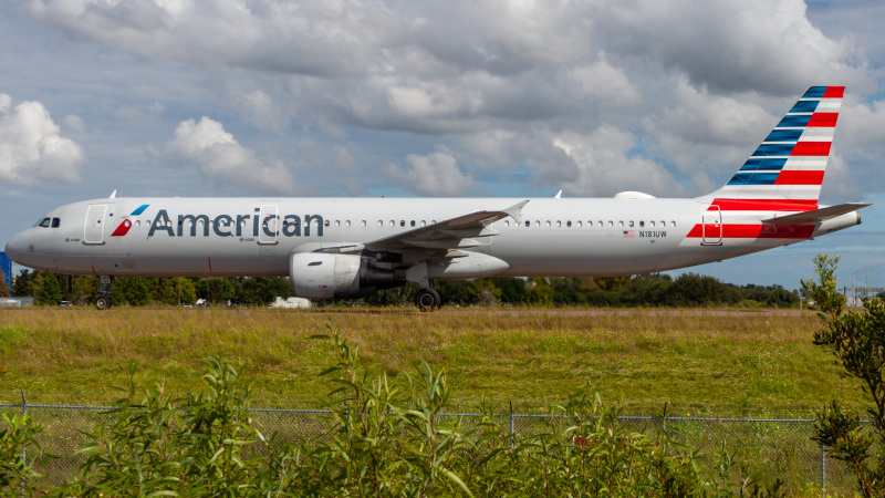Photo of N181UW - American Airlines Airbus A321-200 at MCO on AeroXplorer Aviation Database