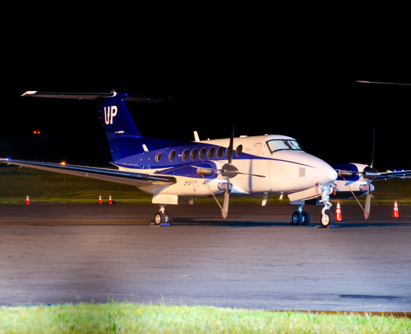 Photo of N853UP - Wheels Up Beechcraft King Air 350 at ACY on AeroXplorer Aviation Database