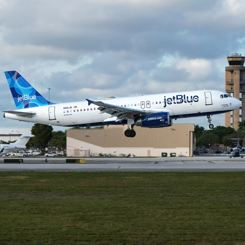Photo of N661JB - JetBlue Airways Airbus A320 at FLL on AeroXplorer Aviation Database