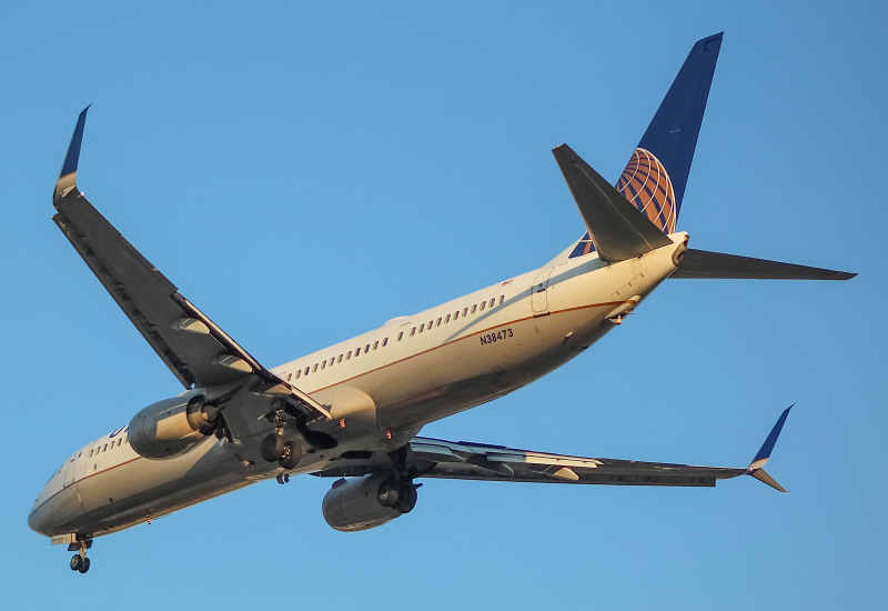 Photo of N38473 - United Airlines Boeing 737-900ER at ORD on AeroXplorer Aviation Database