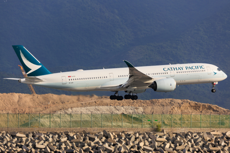 Photo of B-LRO - CATHAY PACIFIC Airbus A350-900 at HKG on AeroXplorer Aviation Database