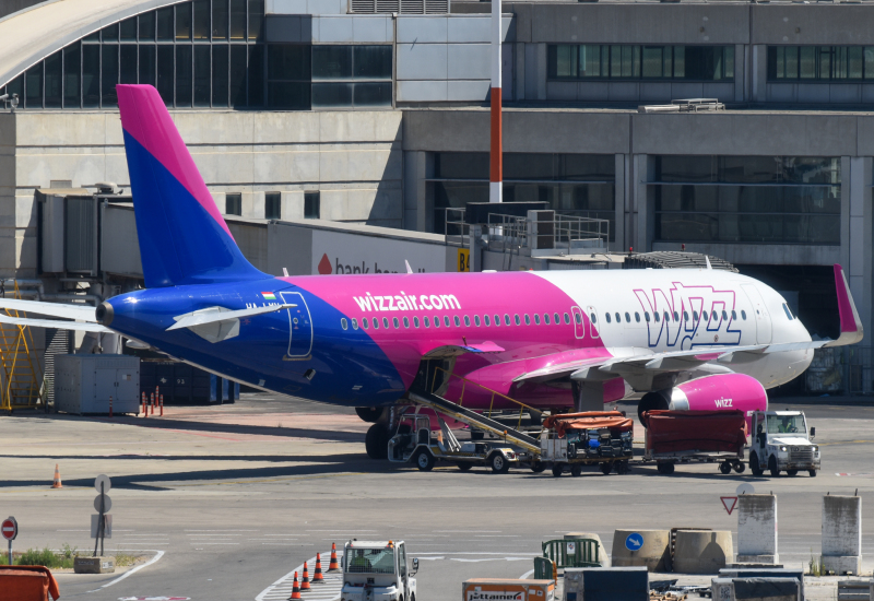 Photo of HA-LWY - Wizz Air Airbus A320 at TLV on AeroXplorer Aviation Database