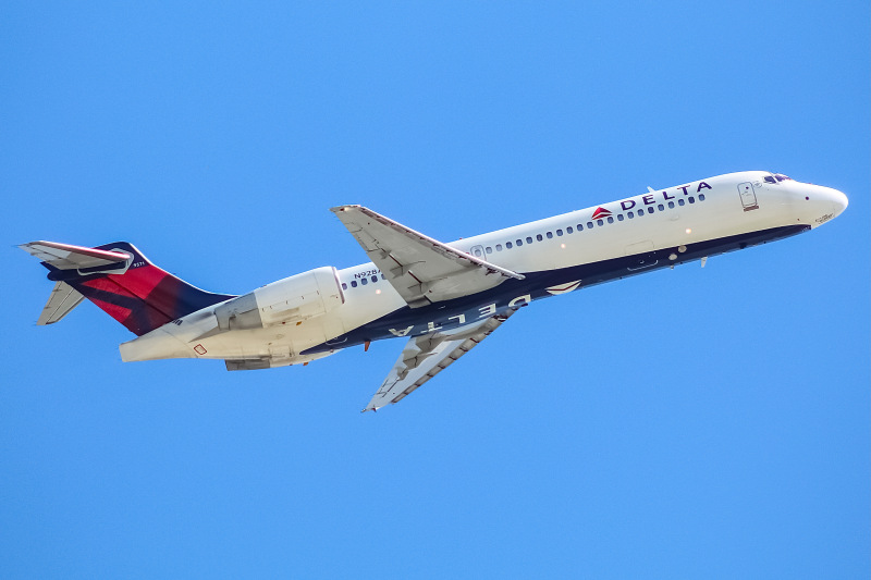 Photo of N928AT - Delta Airlines Boeing 717-200 at ORD on AeroXplorer Aviation Database