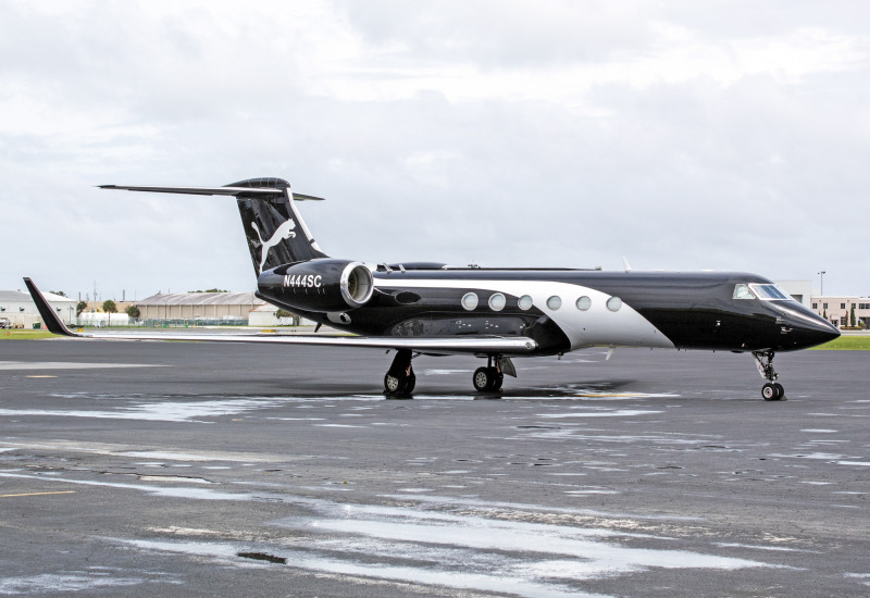 Photo of N444SC - PRIVATE Gulfstream IV at MCO on AeroXplorer Aviation Database