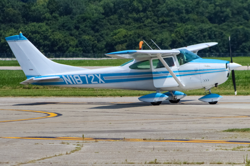Photo of N1872X - PRIVATE  Cessna 182 Skylane at LUK on AeroXplorer Aviation Database