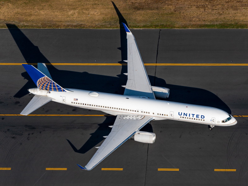Photo of N17126 - United Airlines Boeing 757-200 at BOS on AeroXplorer Aviation Database