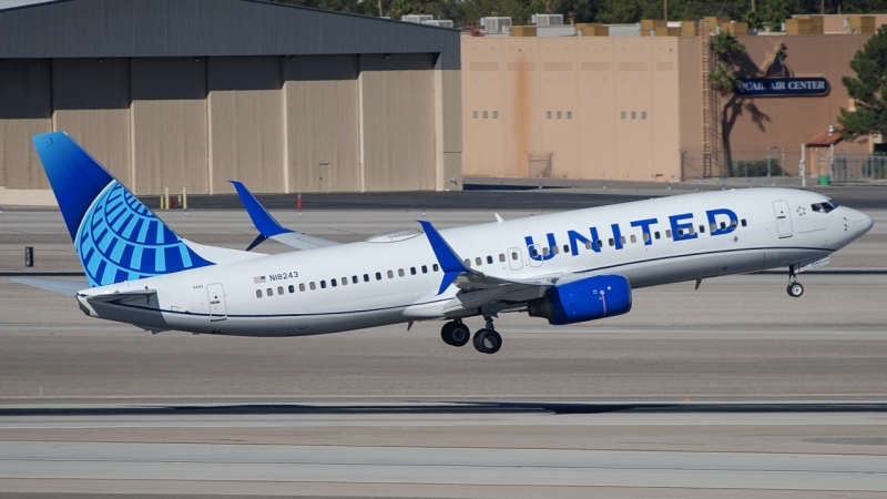 Photo of N18243 - United Airlines Boeing 737-800 at LAS on AeroXplorer Aviation Database