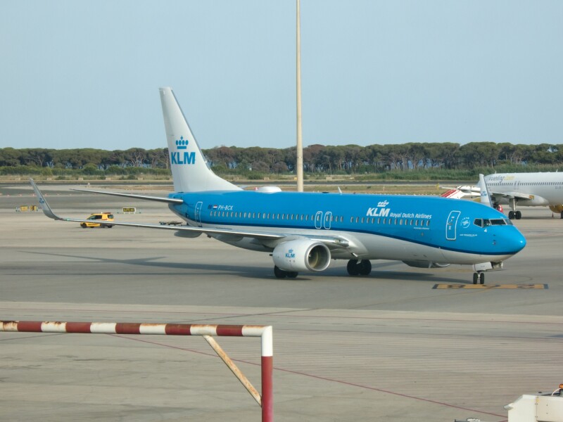 Photo of PH-BCK - KLM Boeing 737-800 at BCN on AeroXplorer Aviation Database