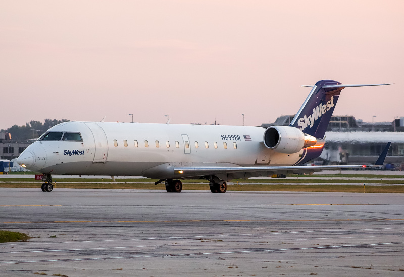 Photo of N699BR - SkyWest Airlines Mitsubishi CRJ-200 at MKE on AeroXplorer Aviation Database