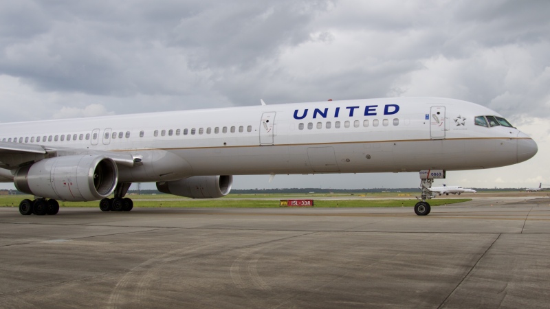 Photo of N57863 - United Airlines Boeing 757-300 at IAH on AeroXplorer Aviation Database