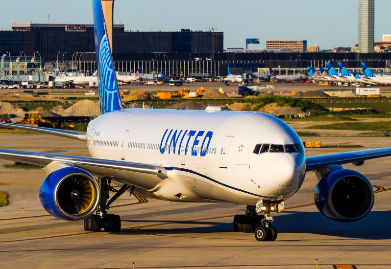 Photo of N209UA - United Airlines Boeing 777-200 at ORD on AeroXplorer Aviation Database