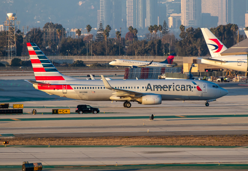 Photo of N939NN - American Airlines  Boeing 737-800 at LAX on AeroXplorer Aviation Database