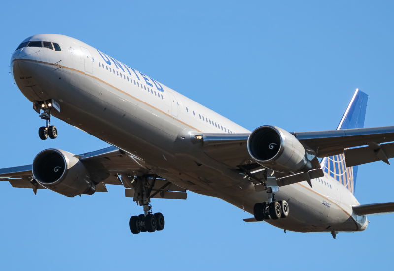 Photo of N66057 - United Airlines Boeing 767-400ER at IAD on AeroXplorer Aviation Database