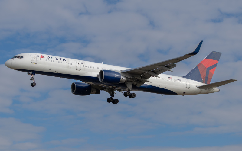 Photo of N536US - Delta Airlines Boeing 757-200 at BWI on AeroXplorer Aviation Database