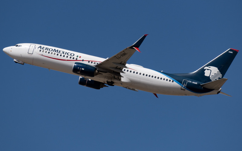 Photo of XA-AMK - Aeromexico Boeing 737-800 at DEN on AeroXplorer Aviation Database