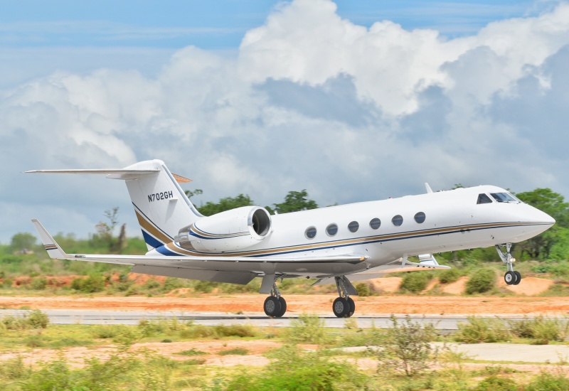 Photo of N702GH - Sej Air LLC Gulfstream IV at CSL on AeroXplorer Aviation Database