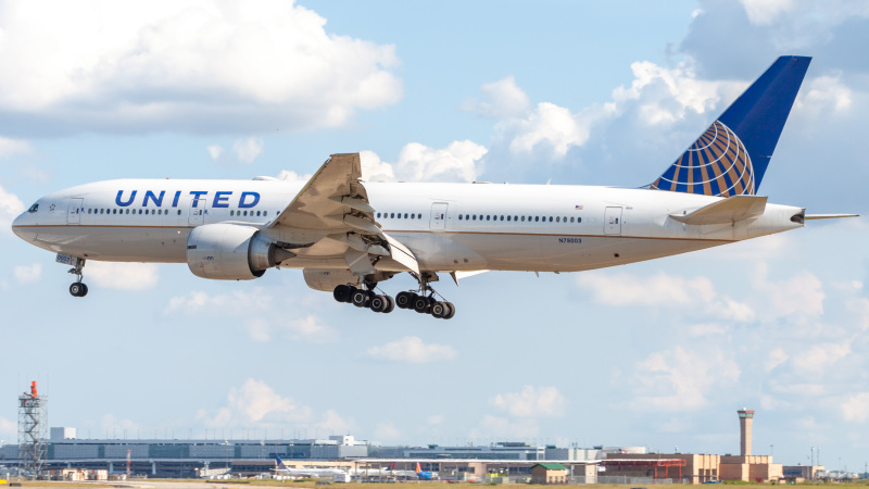 Photo of N78003 - United Airlines Boeing 777-200ER at IAH on AeroXplorer Aviation Database