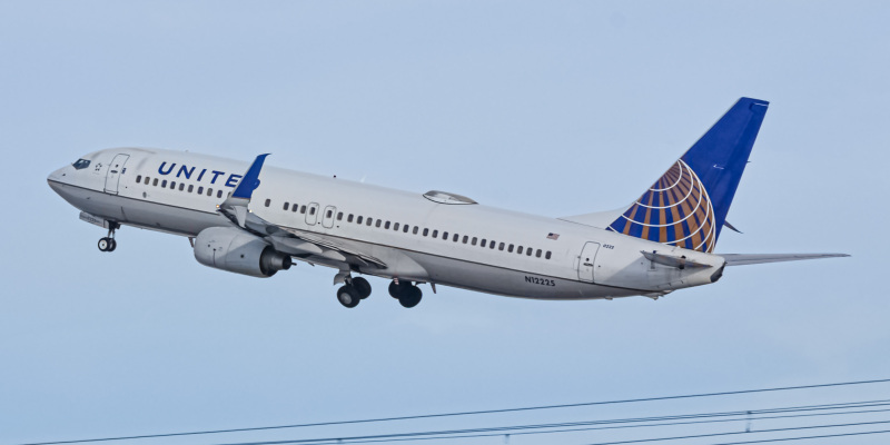 Photo of N12225 - United Airlines Boeing 737-800 at DEN on AeroXplorer Aviation Database
