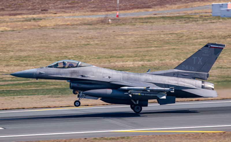 Photo of 085468 - USAF - United States Air Force General Dynamics F-16 Fighting Falcon at ACY on AeroXplorer Aviation Database