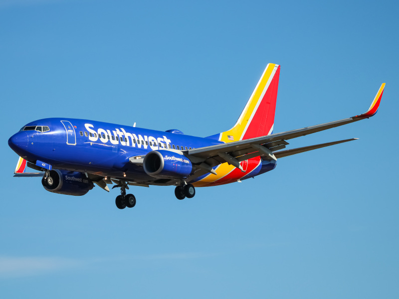 Photo of N425LV - Southwest Airlines Boeing 737-700 at BWI on AeroXplorer Aviation Database