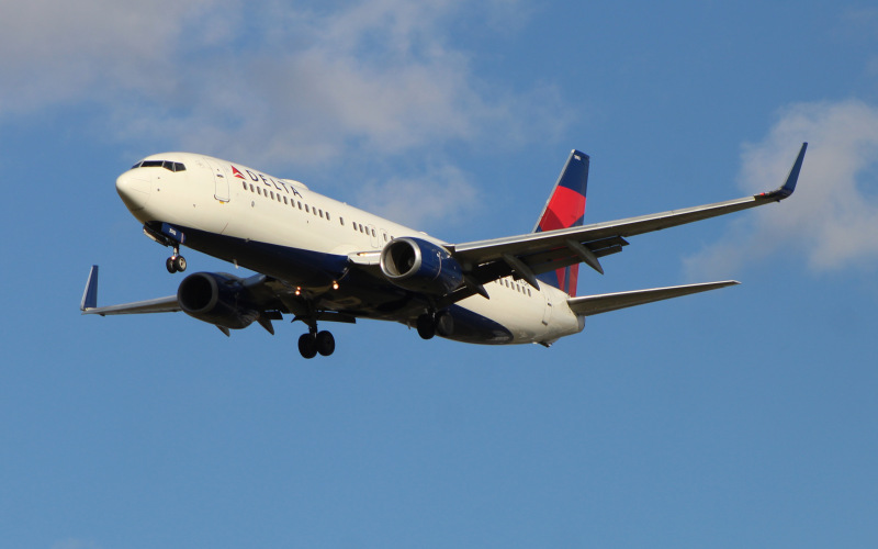 Photo of N3743H - Delta Airlines Boeing 737-800 at CVG on AeroXplorer Aviation Database