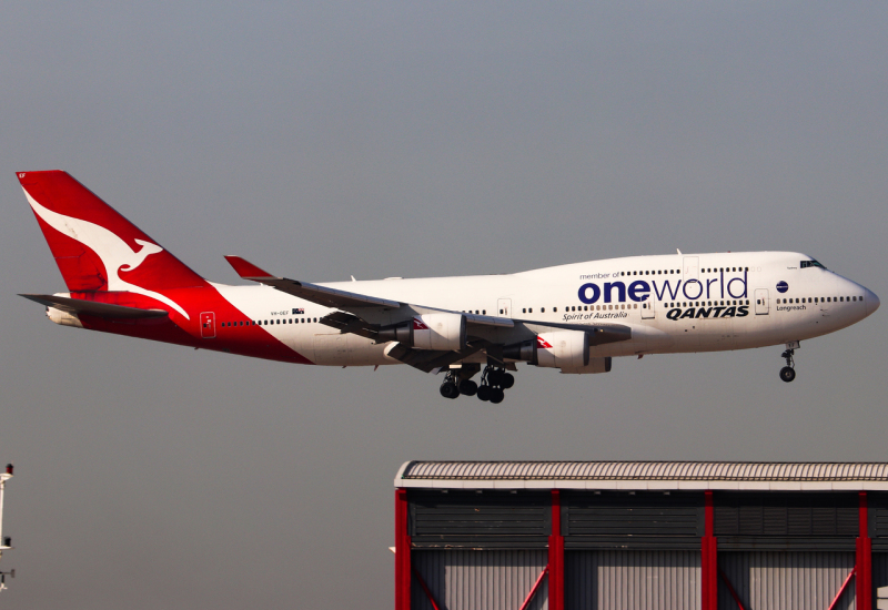 Photo of VH-OEF - Qantas Airways Boeing 747-400 at HKG on AeroXplorer Aviation Database