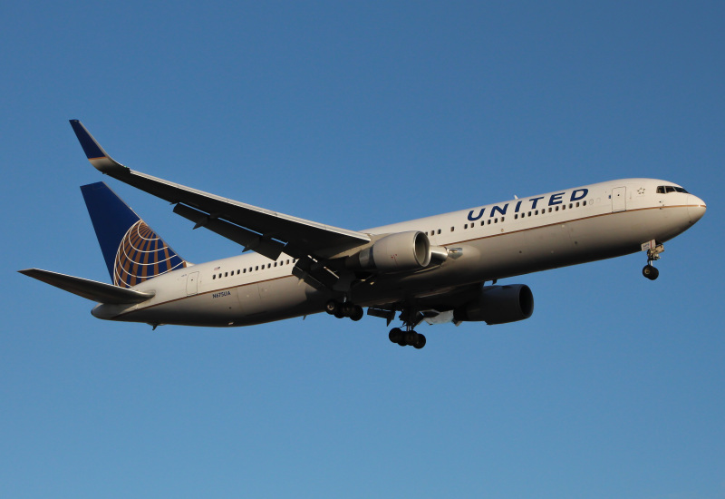 Photo of N675UA - United Airlines Boeing 767-300ER at EWR on AeroXplorer Aviation Database
