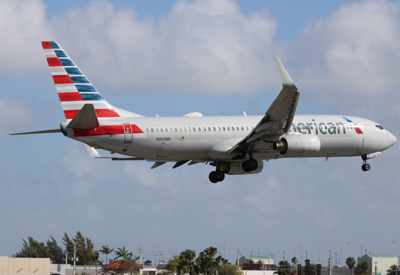 Photo of N868NN - American Airlines Boeing 737-800 at MIA on AeroXplorer Aviation Database