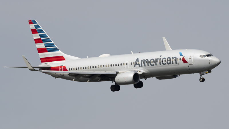 Photo of N930NN - American Airlines Boeing 737-800 at DCA on AeroXplorer Aviation Database