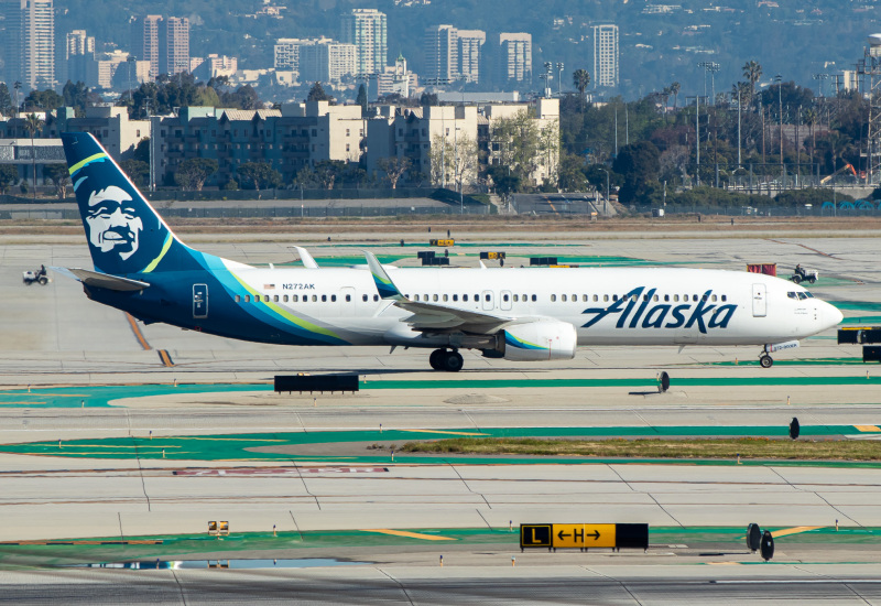 Photo of N272AK - Alaska Airlines Boeing 737-900ER at LAX on AeroXplorer Aviation Database