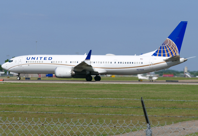 Photo of N27509 - United Airlines Boeing 737 MAX 9 at AUS on AeroXplorer Aviation Database