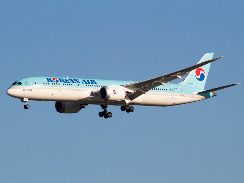 Photo of HL8081 - Korean Air Boeing 787-9 at DFW on AeroXplorer Aviation Database