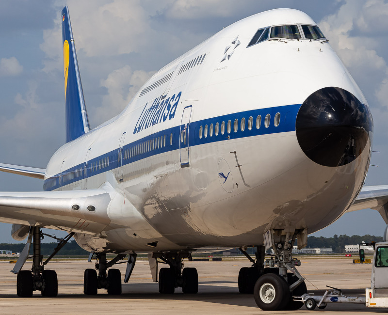 Photo of D-ABYT - Lufthansa Boeing 747-8i at IAH on AeroXplorer Aviation Database