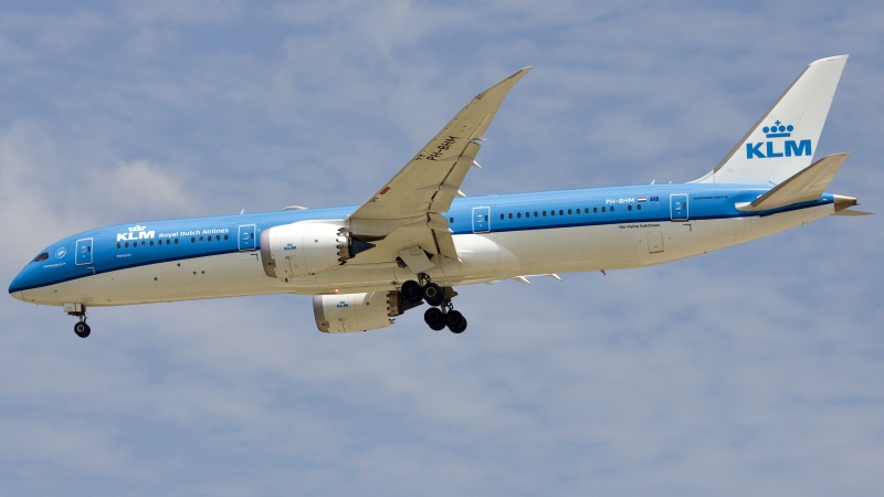Photo of PH-BHM - KLM Boeing 787-9 at IAH on AeroXplorer Aviation Database