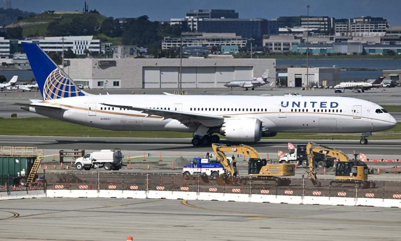 Photo of N19951 - United Airlines Boeing 787-9 at SFO on AeroXplorer Aviation Database