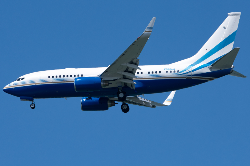 Photo of N889LS - Las Vegas Sands Boeing 737-700BBJ at SFO on AeroXplorer Aviation Database