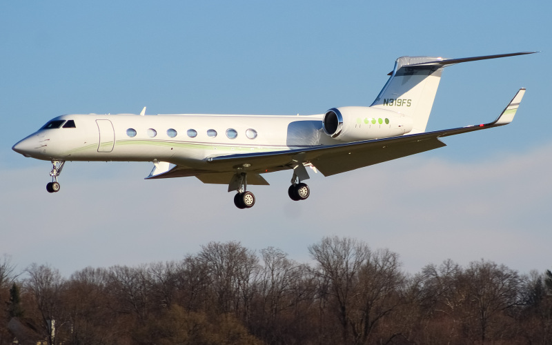 Photo of N319FS  - PRIVATE  Gulfstream G550 at LUK  on AeroXplorer Aviation Database