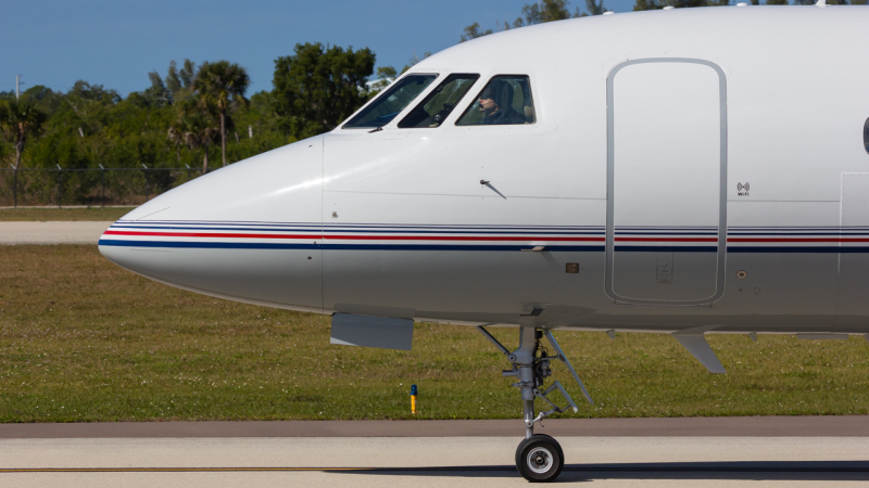 Photo of N992CE - PRIVATE Dassault Falcon 2000EX at APF on AeroXplorer Aviation Database