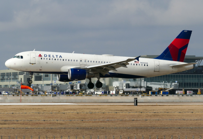 Photo of N312US - Delta Airlines Airbus A320-211 at AUS on AeroXplorer Aviation Database