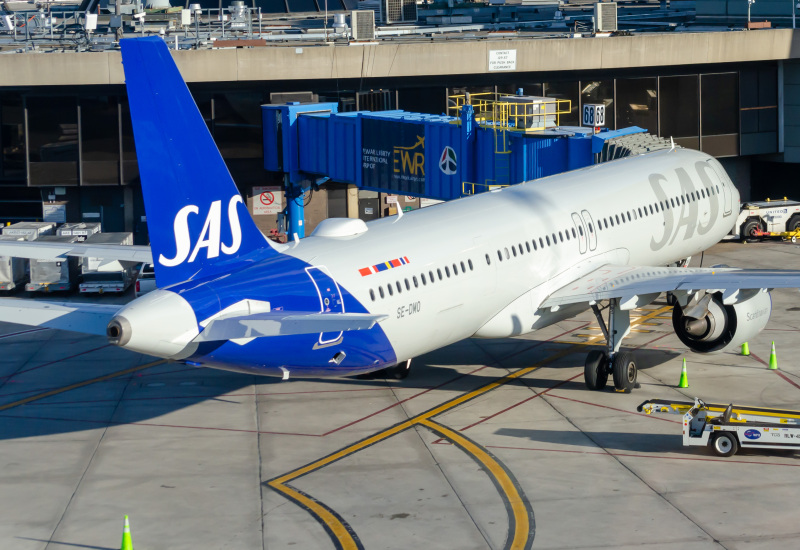Photo of SE-DMO - Scandinavian Airlines Airbus A321NEO at EWR on AeroXplorer Aviation Database