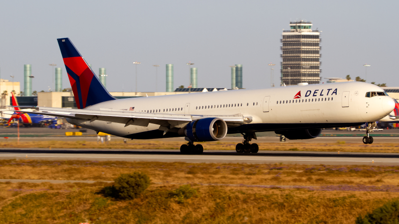 Photo of N835MH - Delta Airlines Boeing 767-400ER at LAX on AeroXplorer Aviation Database