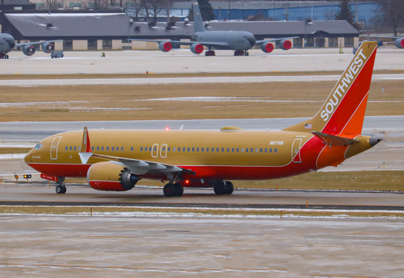Photo of N871HK - Southwest Airlines Boeing 737 MAX 8 at SDF on AeroXplorer Aviation Database