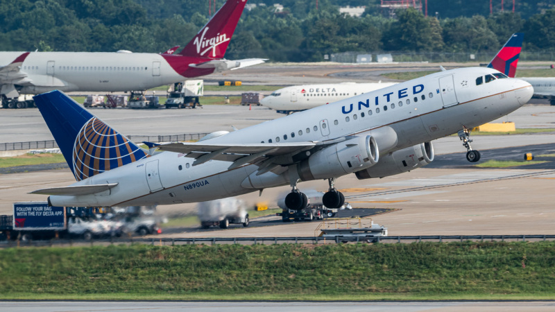 Photo of N890UA - United Airlines Airbus A319 at ATL on AeroXplorer Aviation Database