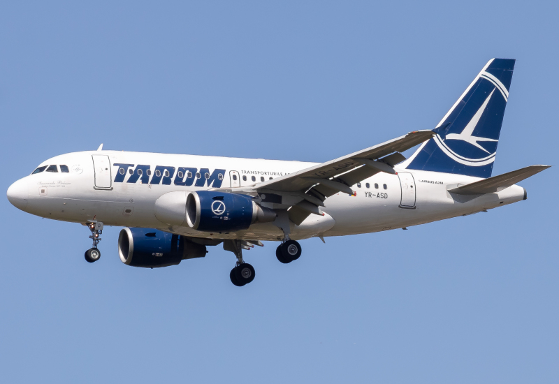 Photo of YR-ASD - TAROM Airbus A318 at LHR on AeroXplorer Aviation Database