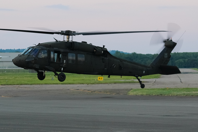 Photo of N/A - USA - United States Army Sikorsky UH-60L Blackhawk at LUK on AeroXplorer Aviation Database