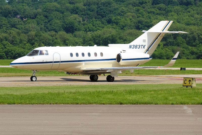 Photo of N383TK - PRIVATE  Beechcraft Hawker 850XP at LUK on AeroXplorer Aviation Database