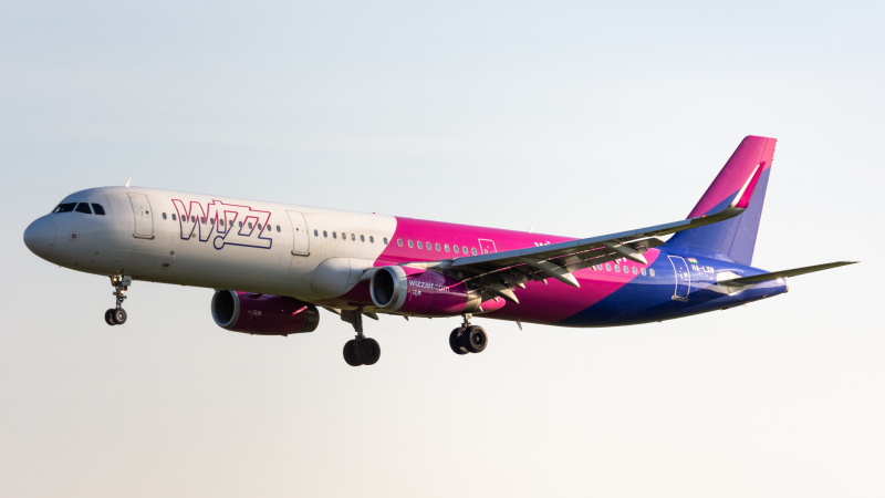 Photo of HA-LXM - Wizz Air Airbus A321-200 at EIN on AeroXplorer Aviation Database